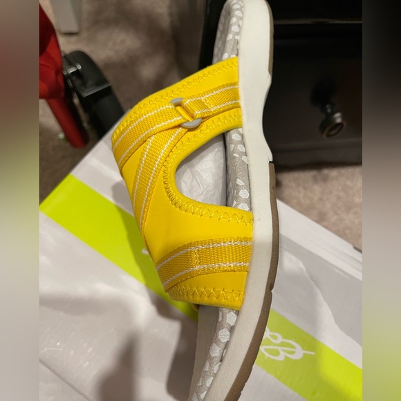 New Eddie Bauer slides. - Picture 7 of 7